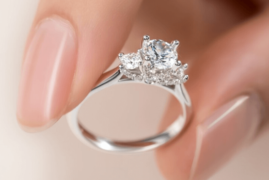 How to choose the perfect engagement ring to suit your style